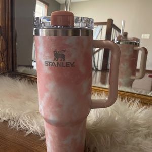 Peach tie-dye 40 ounce Stanley